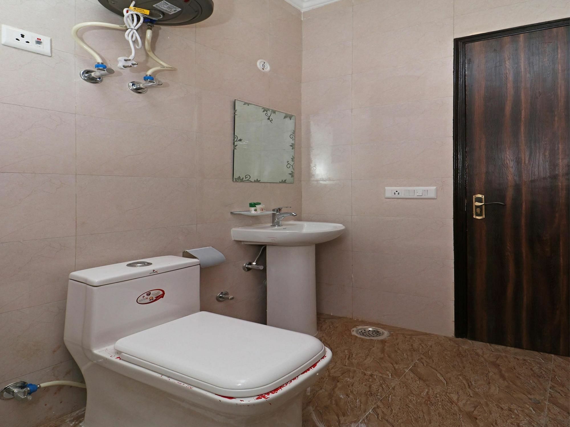 Hotel O Aamara New Delhi Exterior photo